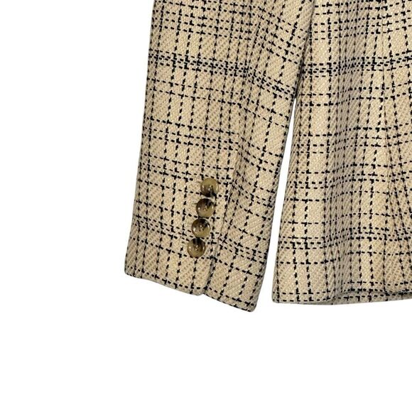 Ann Taylor The Tailored Double Breasted Blazer in Tweed | Size 6 - Picture 6 of 8